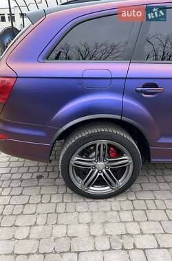 Позашляховик / Кросовер Audi Q7 2013 в 