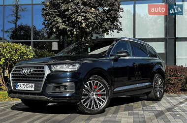 Внедорожник / Кроссовер Audi Q7 2016 в 