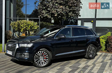Внедорожник / Кроссовер Audi Q7 2016 в 