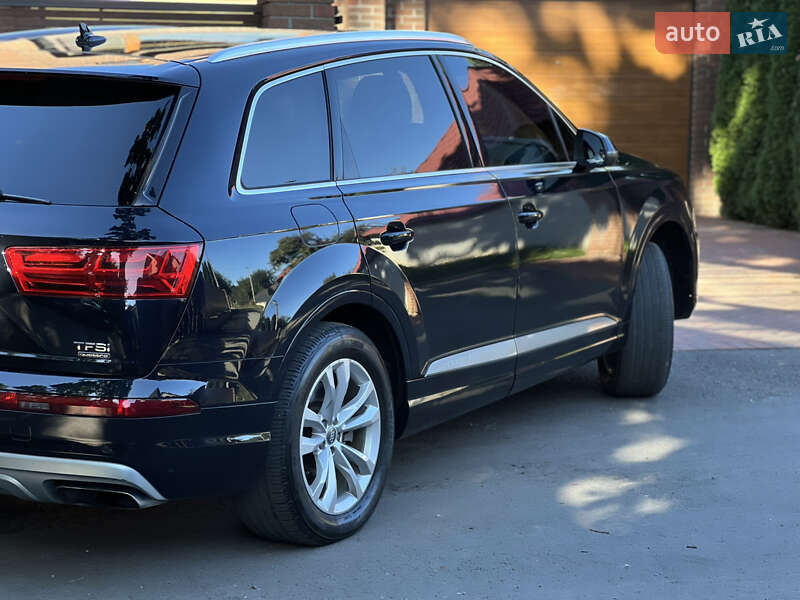 Позашляховик / Кросовер Audi Q7 2017 в Тернополі