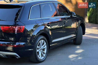 Внедорожник / Кроссовер Audi Q7 2017 в 