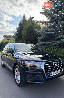 Внедорожник / Кроссовер Audi Q7 2017 в 