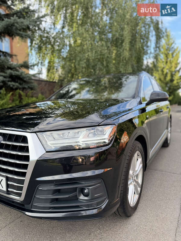 Внедорожник / Кроссовер Audi Q7 2017 в Киеве