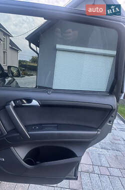 Позашляховик / Кросовер Audi Q7 2013 в 
