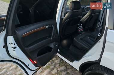 Внедорожник / Кроссовер Audi Q7 2015 в 