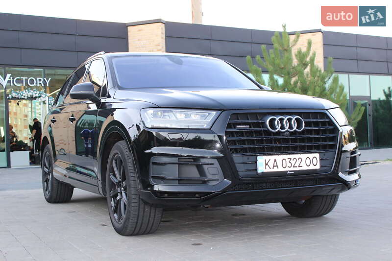Позашляховик / Кросовер Audi Q7 2016 в 