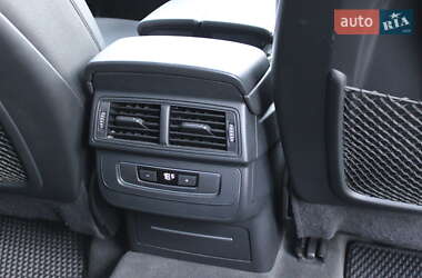 Позашляховик / Кросовер Audi Q7 2016 в 