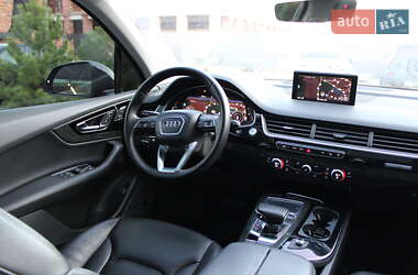 Позашляховик / Кросовер Audi Q7 2016 в 
