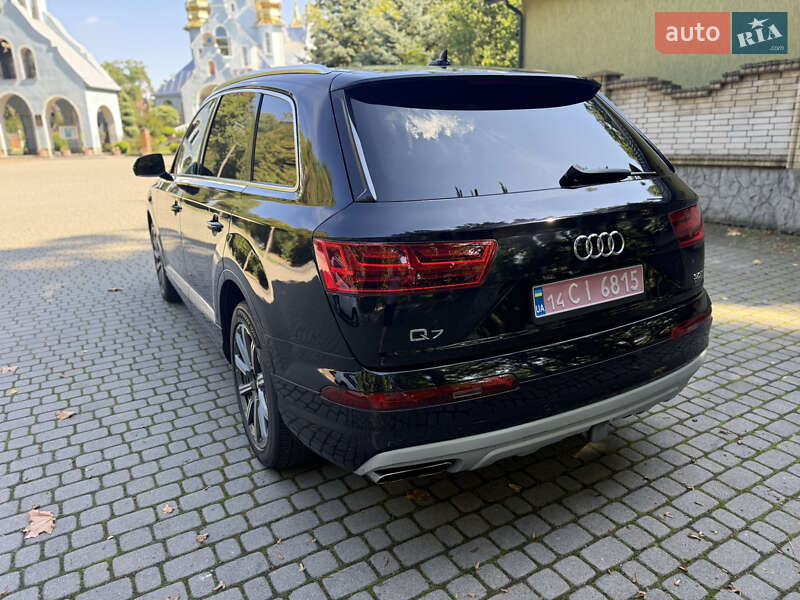 Позашляховик / Кросовер Audi Q7 2017 в Львові