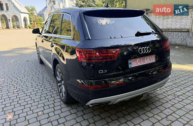 Позашляховик / Кросовер Audi Q7 2017 в 