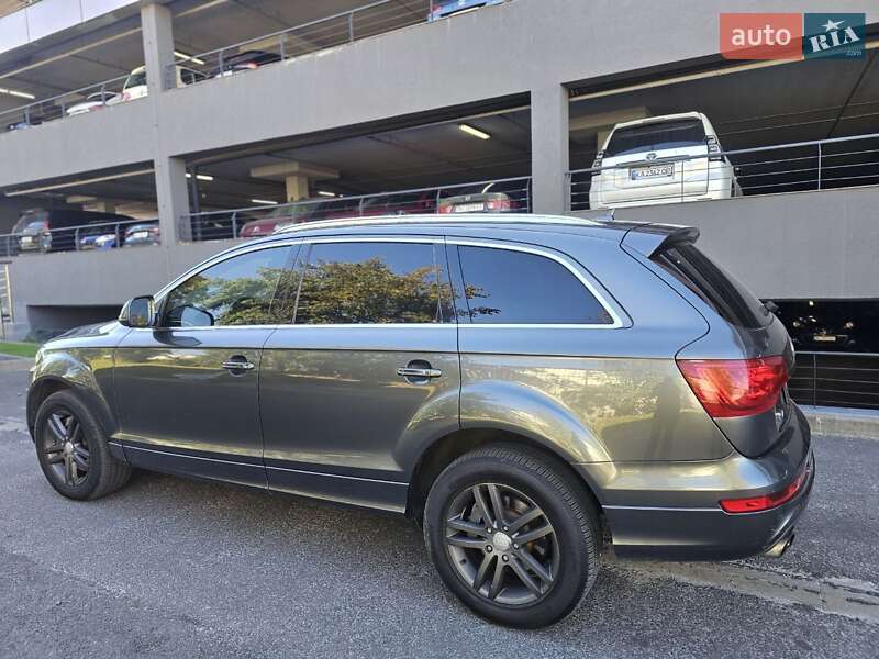 Позашляховик / Кросовер Audi Q7 2015 в Львові