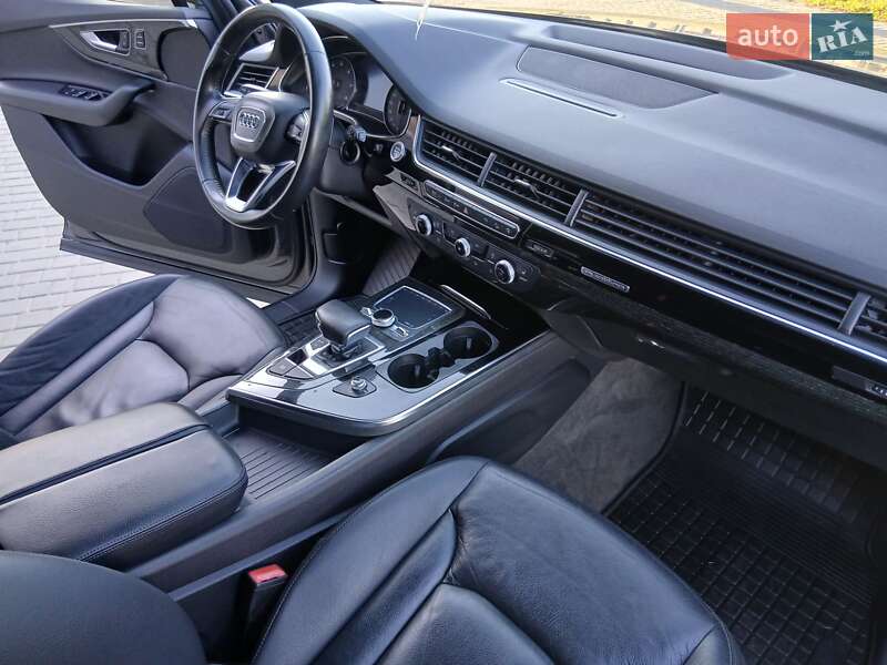 Внедорожник / Кроссовер Audi Q7 2017 в Владимире