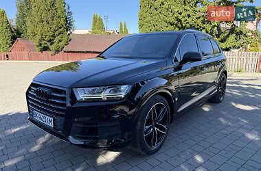 Внедорожник / Кроссовер Audi Q7 2015 в 