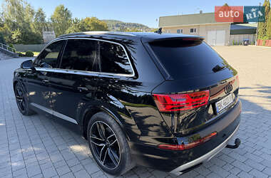 Внедорожник / Кроссовер Audi Q7 2015 в 