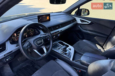 Внедорожник / Кроссовер Audi Q7 2015 в 