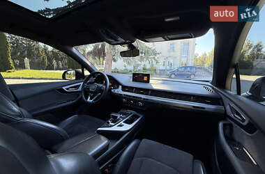 Внедорожник / Кроссовер Audi Q7 2015 в 
