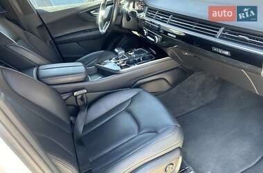 Позашляховик / Кросовер Audi Q7 2016 в 