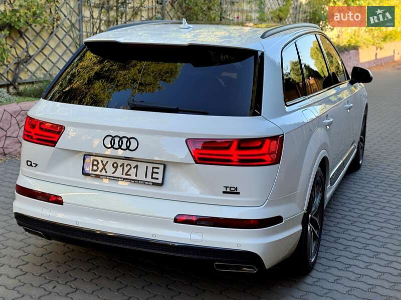 Позашляховик / Кросовер Audi Q7 2017 в Хмельницькому