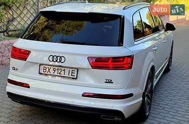 Внедорожник / Кроссовер Audi Q7 2017 в 