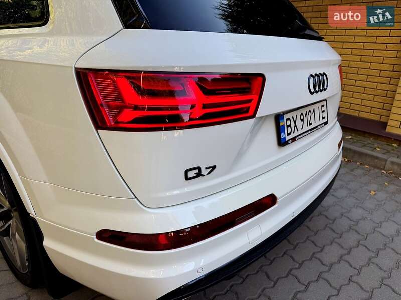 Позашляховик / Кросовер Audi Q7 2017 в Хмельницькому