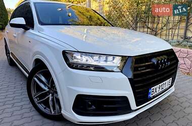 Внедорожник / Кроссовер Audi Q7 2017 в 
