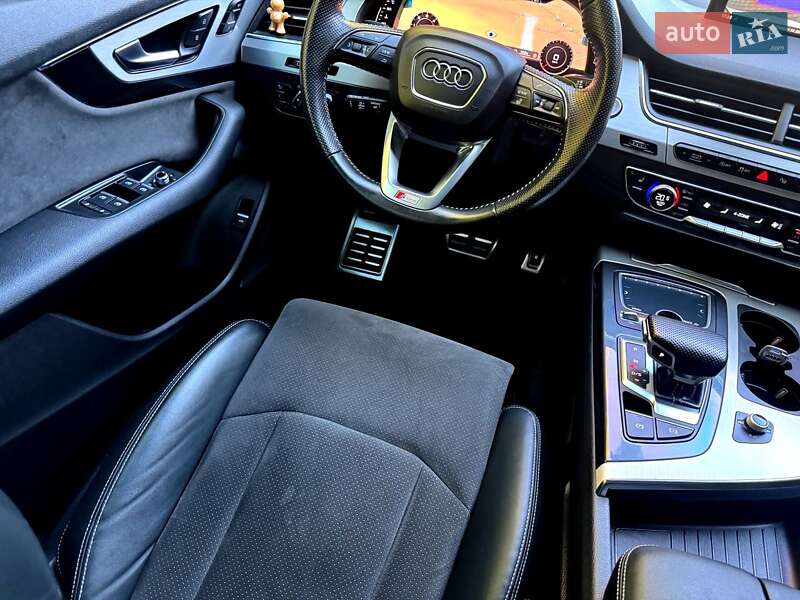 Позашляховик / Кросовер Audi Q7 2017 в Хмельницькому