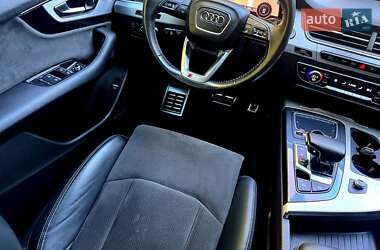Внедорожник / Кроссовер Audi Q7 2017 в 