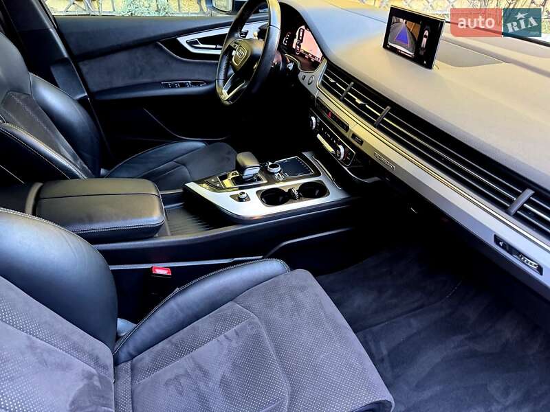 Позашляховик / Кросовер Audi Q7 2017 в Хмельницькому