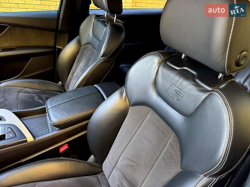 Позашляховик / Кросовер Audi Q7 2017 в Хмельницькому