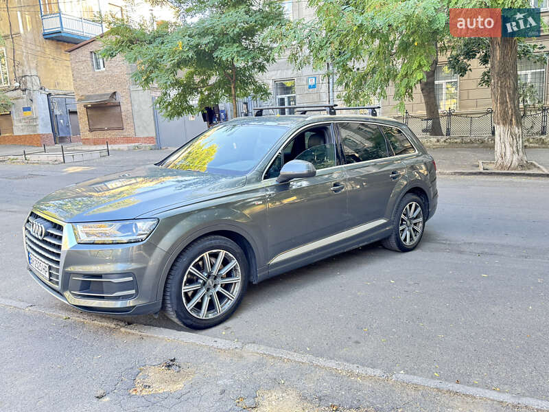 Внедорожник / Кроссовер Audi Q7 2015 в Одессе