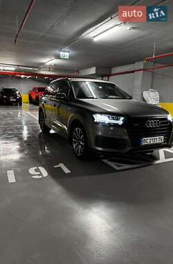 Позашляховик / Кросовер Audi Q7 2017 в 