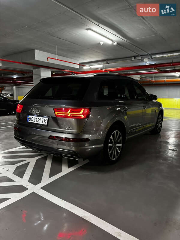 Позашляховик / Кросовер Audi Q7 2017 в Львові
