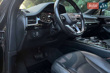 Позашляховик / Кросовер Audi Q7 2016 в 