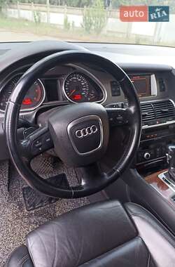 Позашляховик / Кросовер Audi Q7 2007 в 
