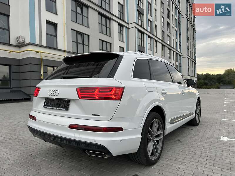 Позашляховик / Кросовер Audi Q7 2016 в Ковелі