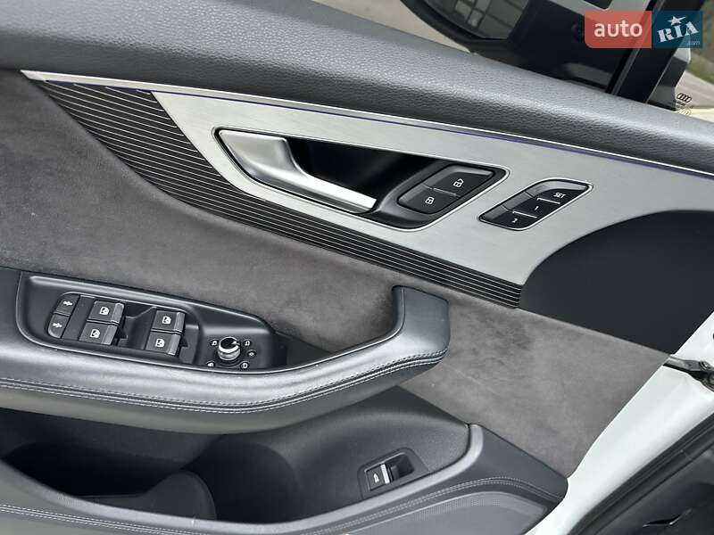 Позашляховик / Кросовер Audi Q7 2016 в Ковелі