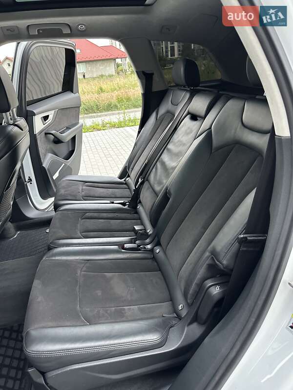 Позашляховик / Кросовер Audi Q7 2016 в Ковелі