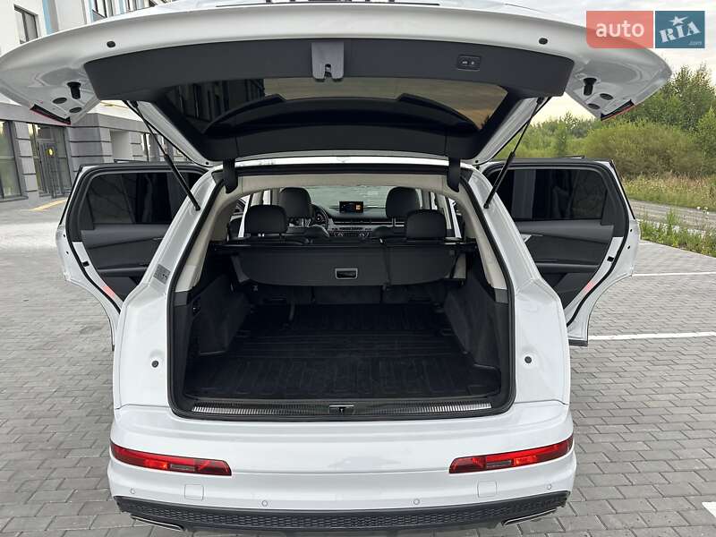 Позашляховик / Кросовер Audi Q7 2016 в Ковелі