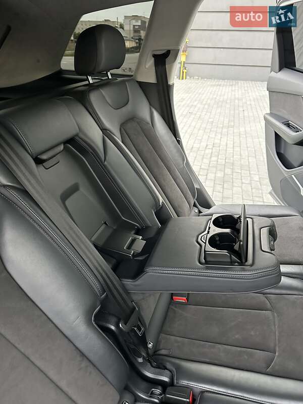 Позашляховик / Кросовер Audi Q7 2016 в Ковелі