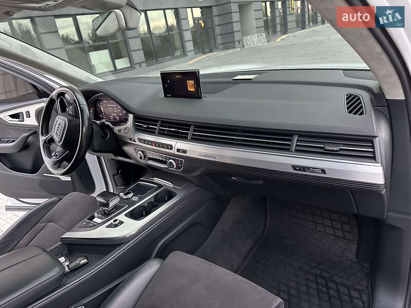 Позашляховик / Кросовер Audi Q7 2016 в Ковелі