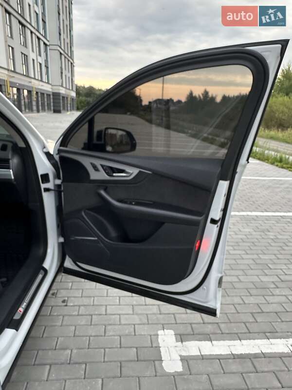 Позашляховик / Кросовер Audi Q7 2016 в Ковелі
