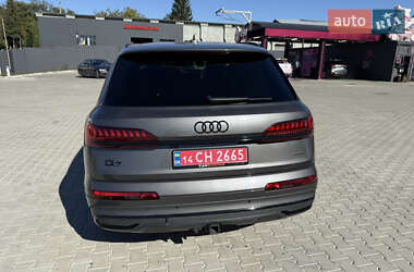 Позашляховик / Кросовер Audi Q7 2020 в 