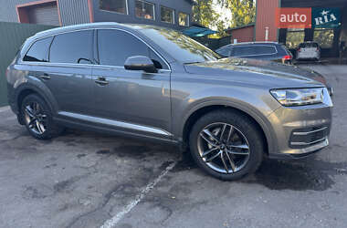 Позашляховик / Кросовер Audi Q7 2016 в 