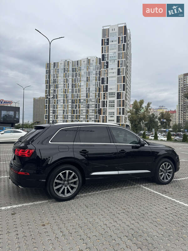 Внедорожник / Кроссовер Audi Q7 2018 в Киеве