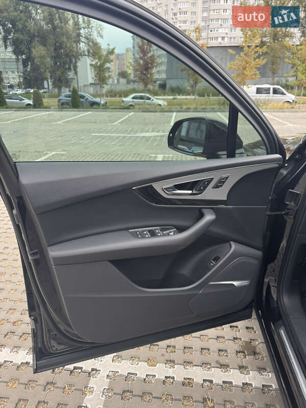 Внедорожник / Кроссовер Audi Q7 2018 в Киеве