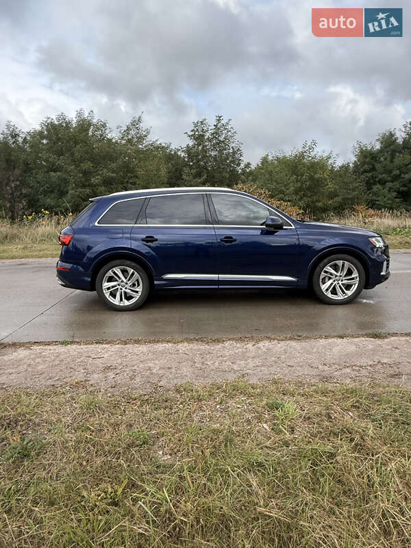 Внедорожник / Кроссовер Audi Q7 2020 в Киеве