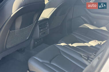 Внедорожник / Кроссовер Audi Q7 2021 в 