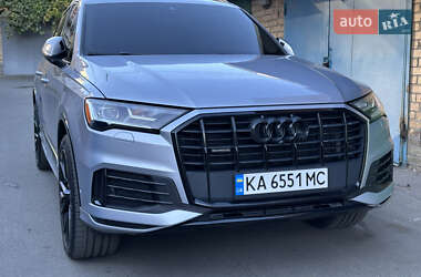 Внедорожник / Кроссовер Audi Q7 2021 в 