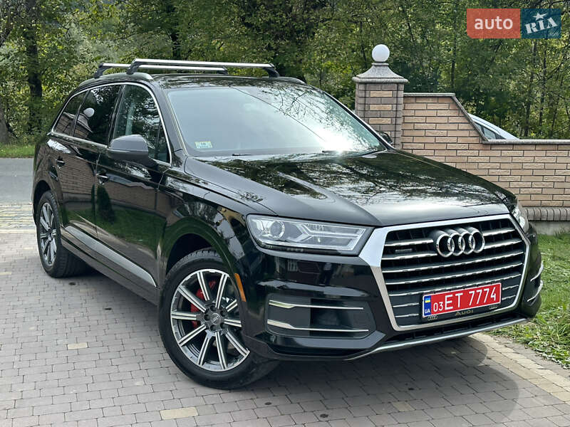 Внедорожник / Кроссовер Audi Q7 2017 в 