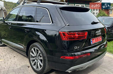 Внедорожник / Кроссовер Audi Q7 2017 в 